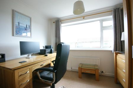 3 bedroom semi-detached house to rent - Photo 5