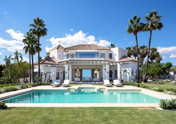 7 Bedroom Villa For Rent in Monte Halcones