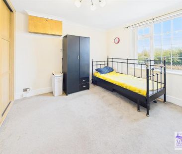 4 bedroom detached bungalow to rent - Photo 6