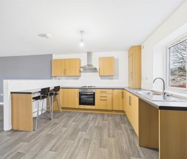 3 bedroom apartment to rent - Photo 3