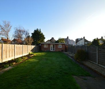 3 bedroom semi-detached house to rent - Photo 2