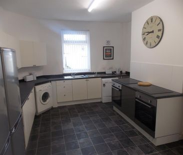 9 bedroom private hall to rent - Photo 5