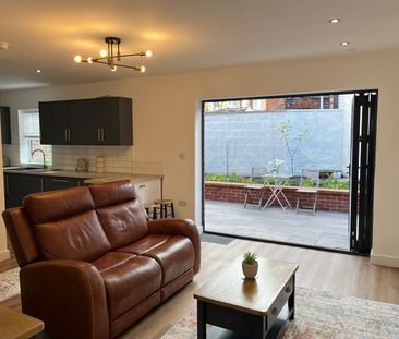 2 Bed Detached House, Clough Road, S1 - Photo 2