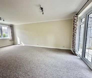 3 bedroom semi-detached house to rent - Photo 3