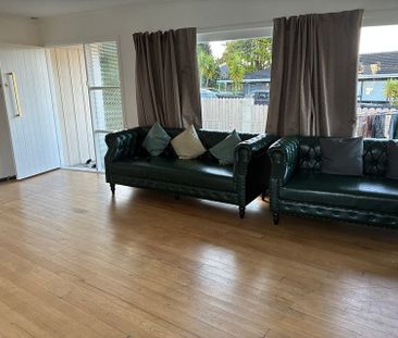 Charming 3BR Hillpark Haven - Photo 2