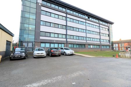 2 bedroom flat to rent - Photo 3