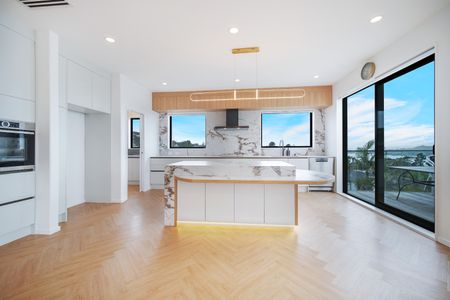 Designer 5 Bedroom Home Hillsborough - Photo 5