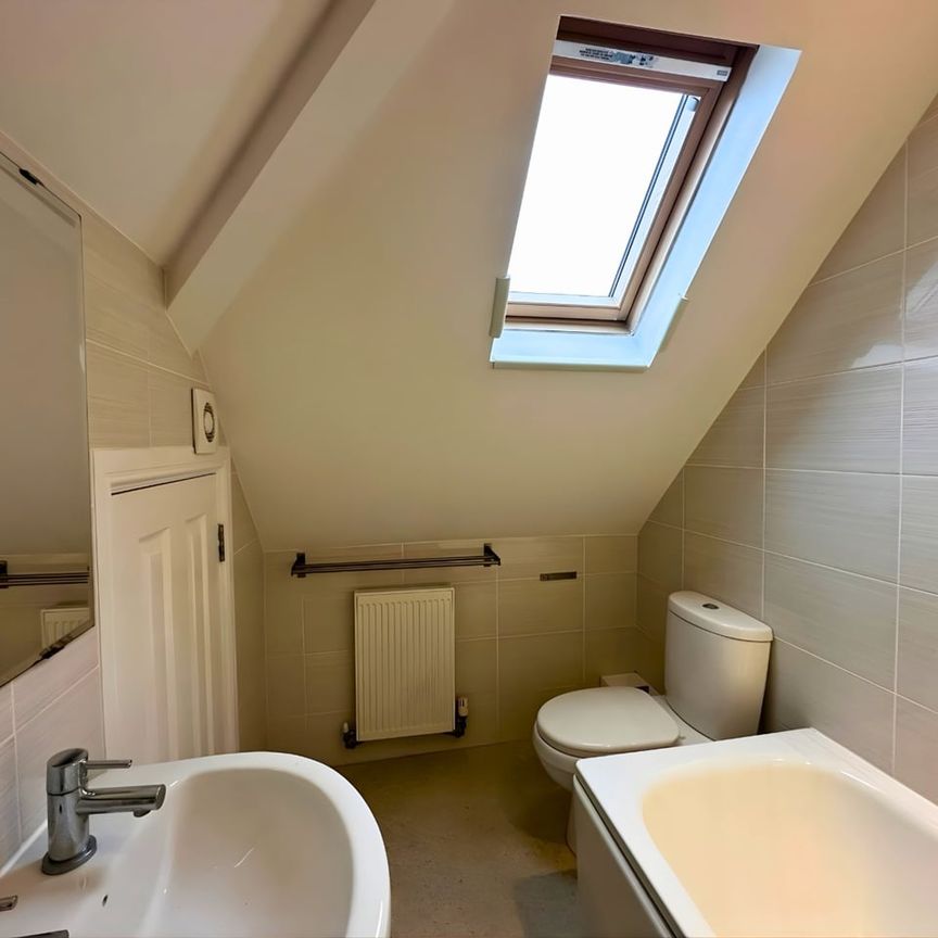 1 Bed Flat, Summerfield, LS18 - Photo 1