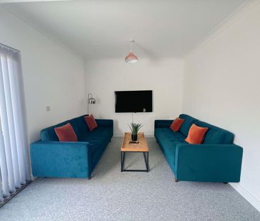 3 bedroom apartment to rent - Photo 3