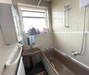 Room in a Shared House, Higham Road, N17 - Photo 6