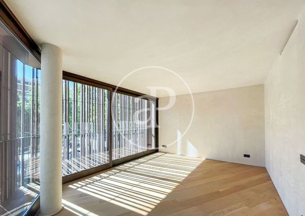 Apartment for Rent on Paseo Mallorca