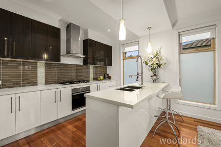 Modern Single-Level Home with Street Frontage in Doncaster East - Photo 5