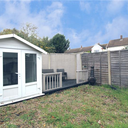 2 bedroom maisonette to rent - Photo 1