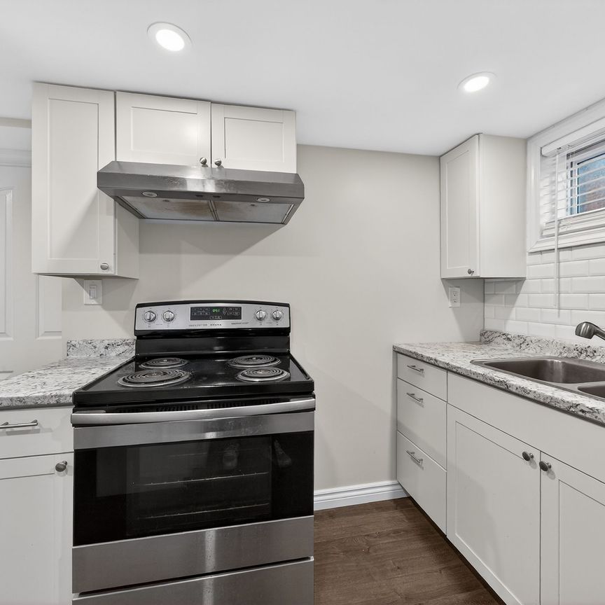 For Lease - 7 Battersea Avenue, St. Catharines, Ontario - Photo 1