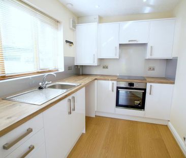 Semi Detached in Berkeley Grange, Off Newtown Road - Photo 5