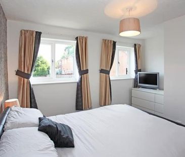 2 bedroom end of terrace house to rent - Photo 3