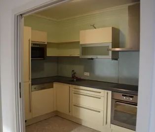 Großzügige 3-Zimmer-Wohnung mit 143 m² Eigengarten & 12 m² Loggia - Photo 1