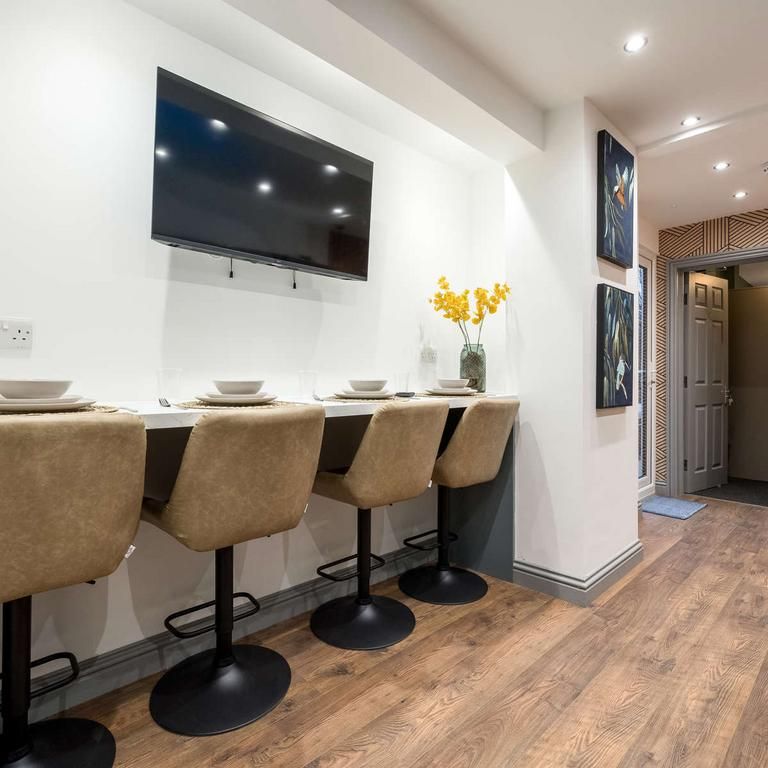 1 bedroom in a house share to rent - Photo 1