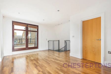 3 bedroom house in London - Photo 3