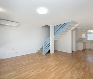 Unit 8/15 Cook Street, North Ward. - Photo 2