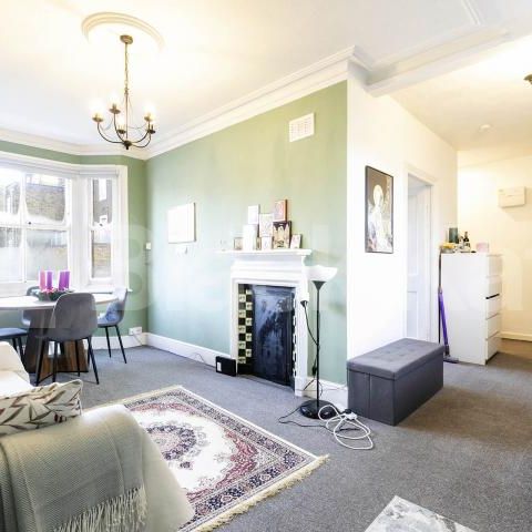 2 Bedroom, 1 bath, 1 reception - Photo 1