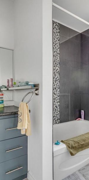 Grand 2 1/2 Lac St Charles semi meublé - Photo 1