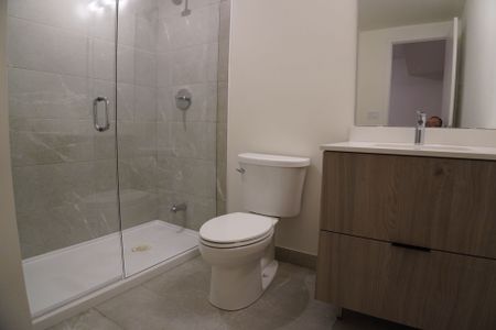 For Lease - 7 Steckley House Lane Unit# 612, Richmond Hill, Ontario - Photo 4