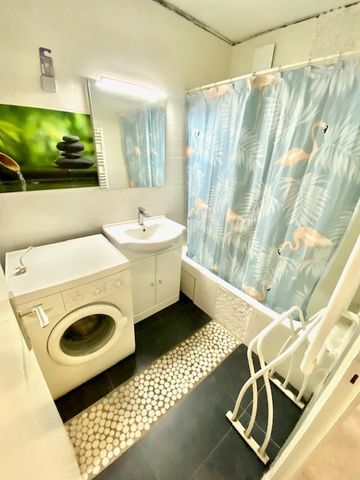 Location Appartement 2 pièces Meublé 51m² STE FOY LES LYON 69110 - Photo 2