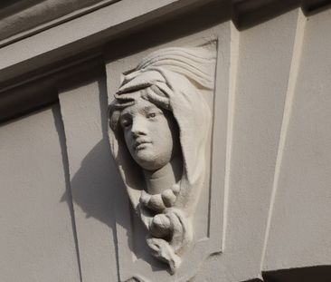 Hochwertig sanierte Altbauwohnung mit Balkon, Parkett und Fußbodenh... - Photo 2