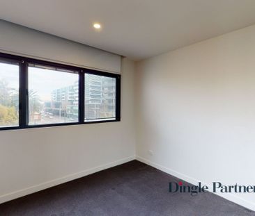 Modern Apartment with Park Views and Lifestyle at Your Doorstep - Photo 6