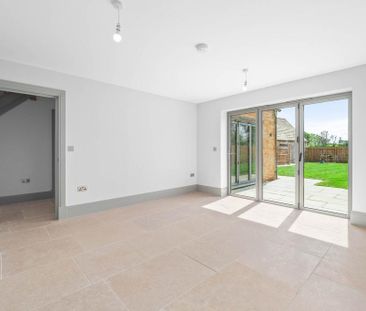 3 bedroom semi-detached house to rent - Photo 1