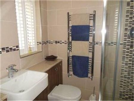 3 bedroom detached house to rent - Photo 4
