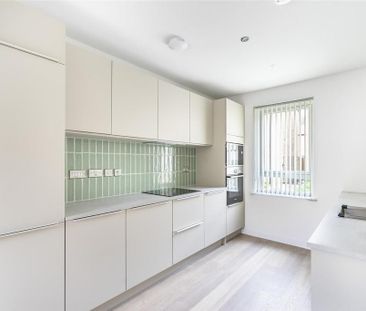 3 bedroom semi-detached house to rent - Photo 6