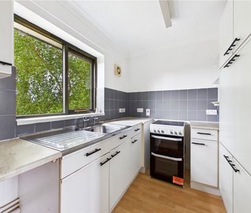 Burgess Place, Martlesham Heath, Ipswich, IP5 3QZ - Photo 4