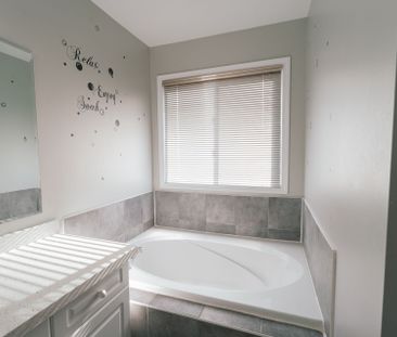 For Lease - 10 Virtues Avenue Unit# Upper, Brampton, Ontario - Photo 5