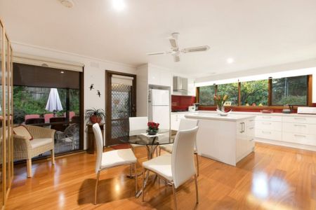 Fabulous Family Living – Three Bedroom Plus Study Home within Mount Waverley Secondary College - Photo 3