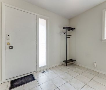 For Lease - 90 Celeste Drive Unit# Main, Toronto, Ontario - Photo 5