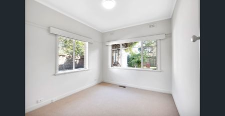 Hudson Street Delight - Photo 2