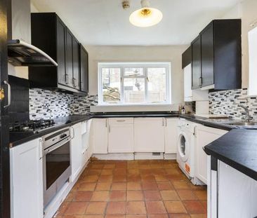 Two double bedrooms set within a period conversion by Belsize Park ... - Photo 5