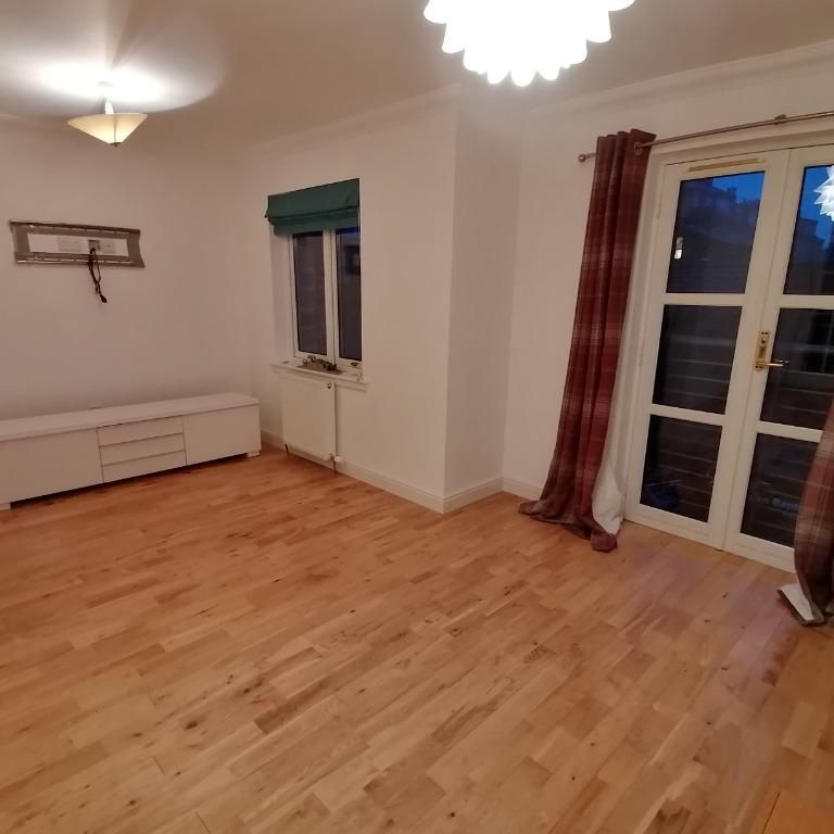 4 bedroom townhouse to rent - Photo 1