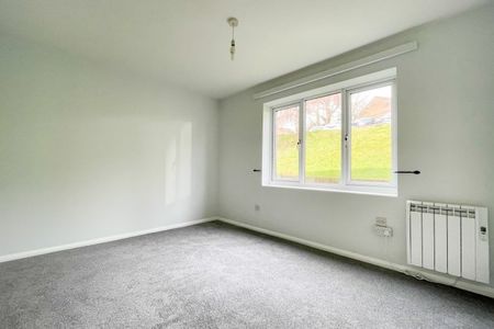Hilders Farm Close, Crowborough - Photo 2