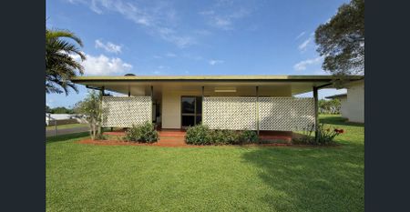 THREE BEDROOM HOME CLOSE TO SCHOOLS! - Photo 5