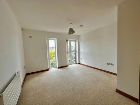 2 bedroom apartment to rent - Photo 2