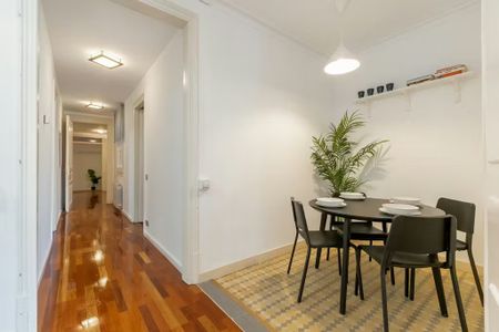 Carrer del Rosselló, Barcelona, Catalonia 08008 - Photo 4