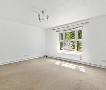 Dove House, Watermead, Aylesbury - Photo 2