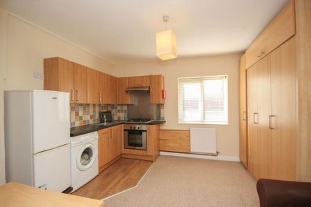 Studio to rent - Photo 3