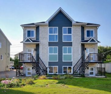 À LOUER Grand 4 1/2 Rénové à Neuf - Photo 2