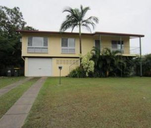 Handy Location – Close to Everything - Photo 1