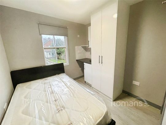 1 bedroom property to rent - Photo 1
