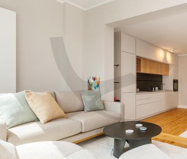 White Living - Photo 1